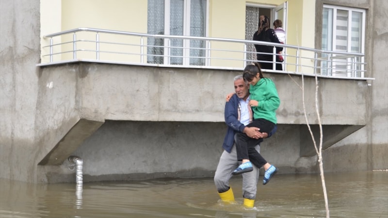 Meteoroloji 15 kenti sarı kodla uyardı: Adana, Adıyaman, Diyarbakır...