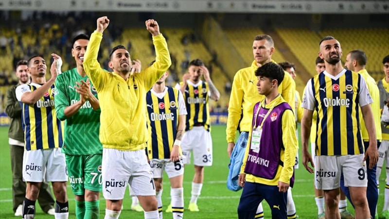 Fenerbahçe, 3 farklı branşta şampiyonluk yarışı veriyor