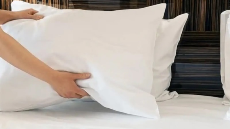 Denemeyin bile! İki yastıkla uyursanız bakın ne oluyor