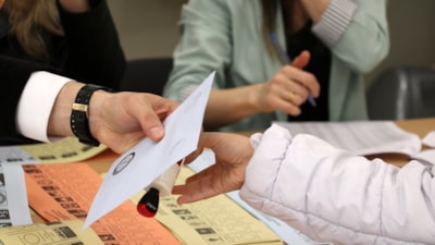 Seçimlerde 4 partinin 6 itirazı kabul edildi