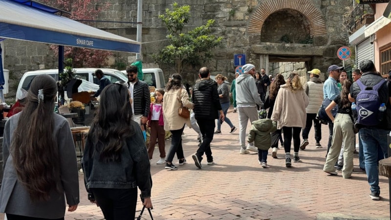 Bartın'ın ilçesi bayramda doldu taştı: Amasra'ya girişler kapatıldı