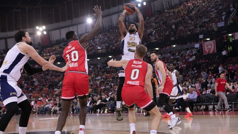 Fenerbahçe, Olympiakos'a mağlup oldu