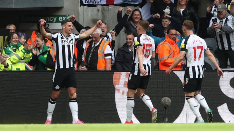 Newcastle United, Tottenham'a fark attı