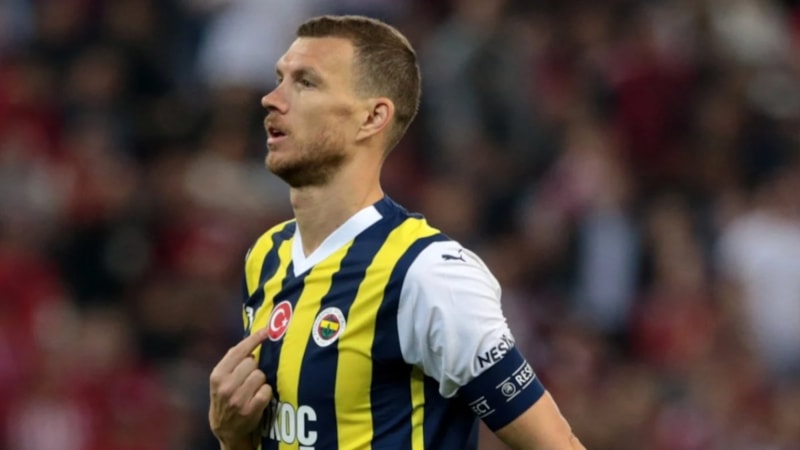 Olympiakos taraftarından Edin Dzeko'ya boykot