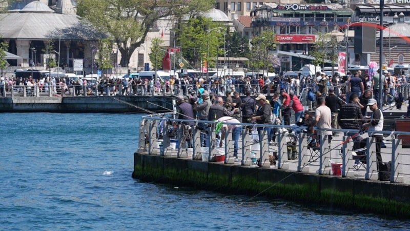 İstanbullular, tatilin son gününde sahilleri ve parkları doldurdu