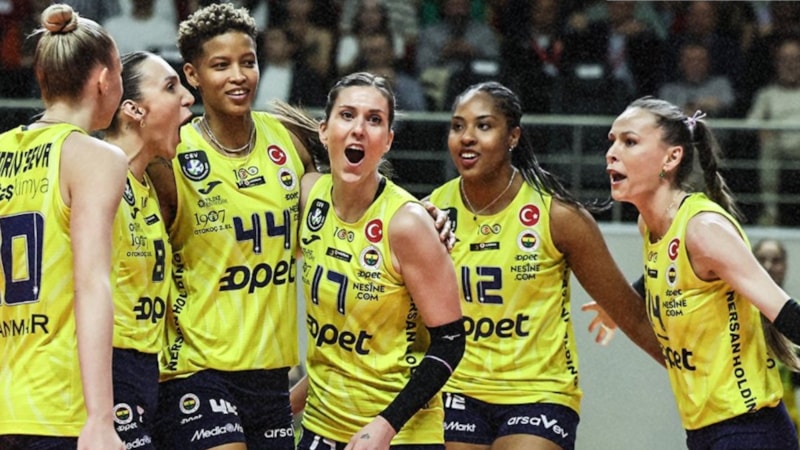 Fenerbahçe, Eczacıbaşı karşısında seriyi 2-1'e getirdi