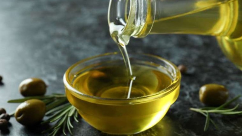 Hakiki zeytinyağı nasıl anlaşılır? Bu yöntemleri deneyerek öğrenebilirsiniz...