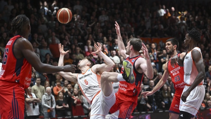 Bahçeşehir Koleji finalin ilk ayağını kaybetti