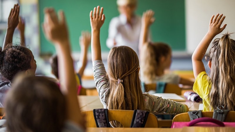 22 Nisan resmi tatil mi, yarım gün mü? Pazartesi günü okul var mı?