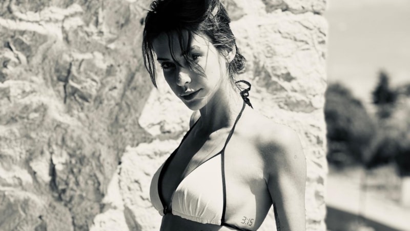 Devrim Özkan'dan bikinili pozlar! Son paylaşımına yorum yağdı