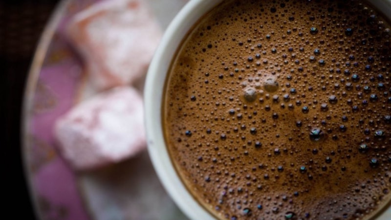 Türk kahvesine 1 gram atın, köpük banyosu olacak...