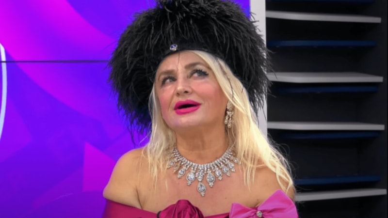 Banu Alkan'dan Hadise yorumu geldi: Frikik ondan sorulur