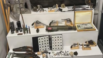 Kayseri'de bir evde lav silahı ve tarihi eser ele geçirildi