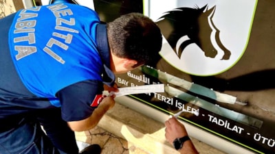 Mersin'de Arapça tabelalar kaldırılmaya başlandı