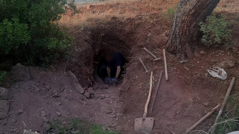 Aydın'da kaçak kazı yapan 5 kişi suçüstü yakalandı