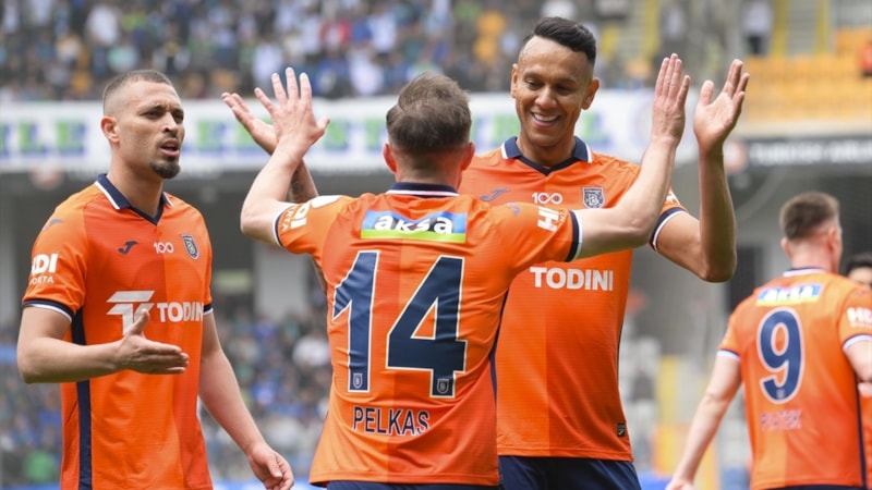 Başakşehir, Rizespor'u iki golle geçti