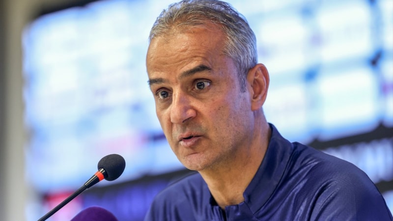 Sivasspor maçının ardından Fenerbahçeli taraftarlardan İsmail Kartal'a eleştiri