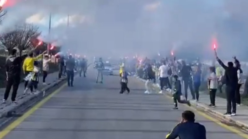 Genç Fenerbahçelilerden tepki çeken paylaşım: Biz yakarsak söndüremezler