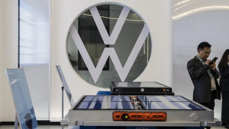 Volkswagen Çin'de zor durumda: Yatırımcıları ikna etmeye çalışıyor