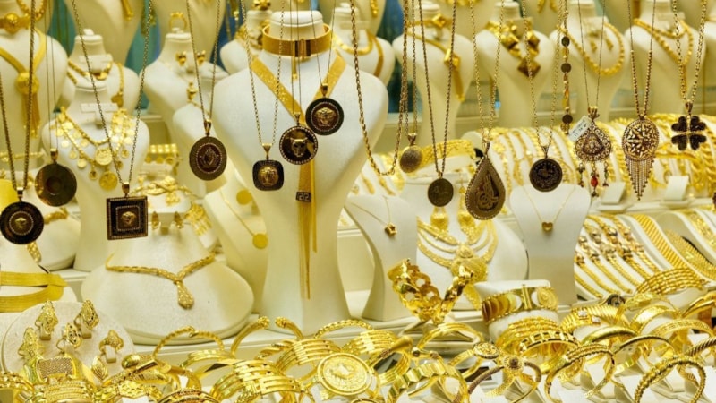 Altın takıları temizlemek için bunları uygulayın! İşte 4 etkili yöntem...