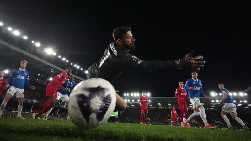 Liverpool'a şampiyonluk yolunda Everton'dan ağır darbe