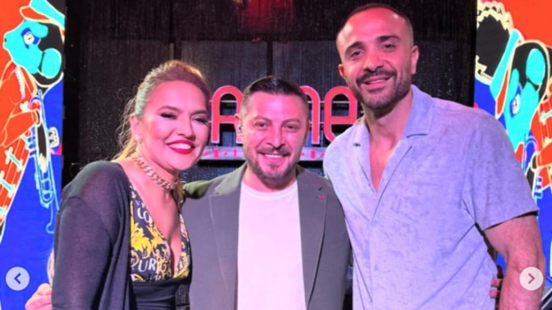 Şarkıcı Demet Akalın 52 yaşına girdi! Okan Kurt'tan sürpriz parti