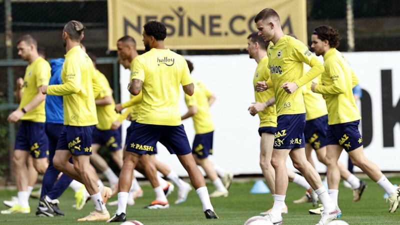 Fenerbahçe yeni sezonda kadroyu baştan kuracak