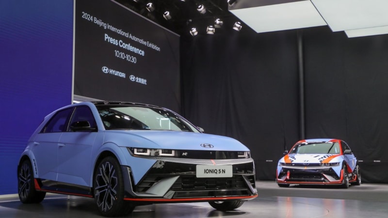 Hyundai Pekin Otomobil Fuarı'nda yeni modellerini tanıttı