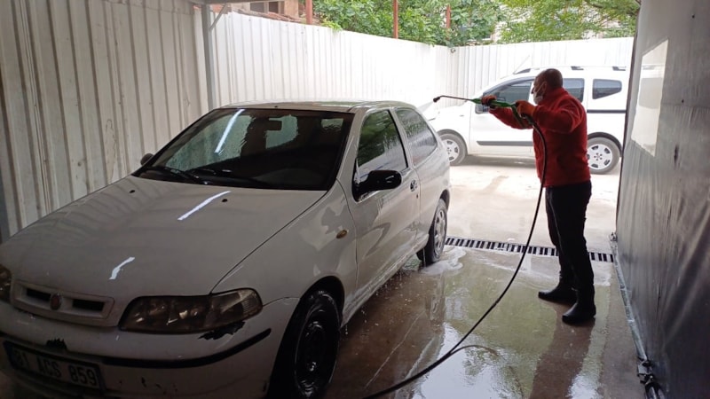 Düzce'de toz taşınımı oto yıkamacıların yüzünü güldürdü