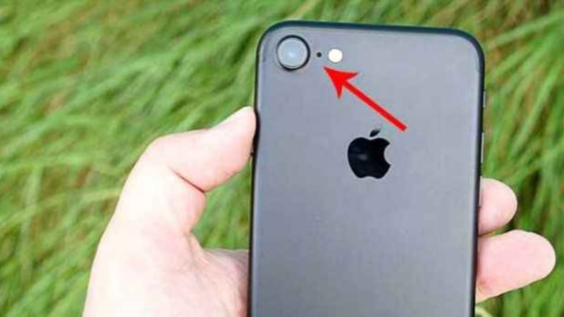 iPhone’daki bu delik bakın ne işe yarıyor