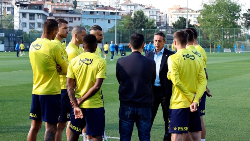 Ali Koç idmanı izledi! Fenerbahçe Beşiktaş maçına hazır
