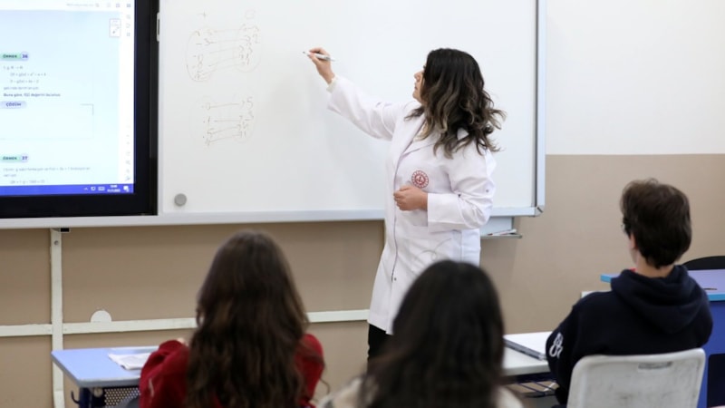 MEB duyurdu! Yeniden deprem bölgesine dönmek isteyen öğretmenlere tayin hakkı