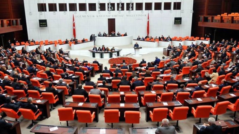 Meclis'te anayasa mesaisi başladı: Partilere ziyaretler yapılıyor