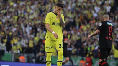 Rade Krunic yakın çevresine dert yandı: Fenerbahçe'de baskı çok ağır