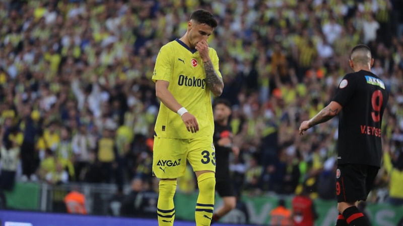 Rade Krunic yakın çevresine dert yandı: Fenerbahçe'de baskı çok ağır