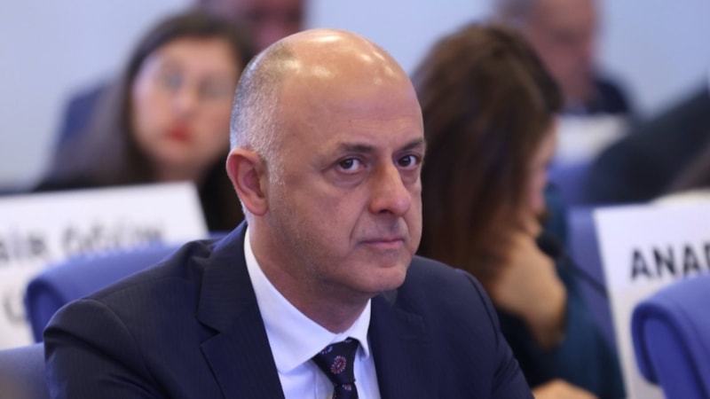 İyi Partili Ümit Özlale ünlü spikerle dünyaevine giriyor