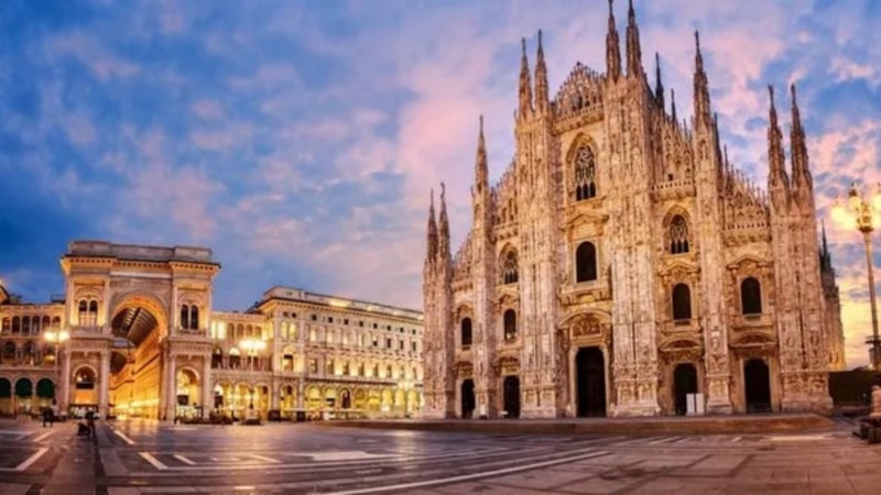 İtalya'nın Milano kentinde turistik noktalarda gece içecek satışı yapılmayacak