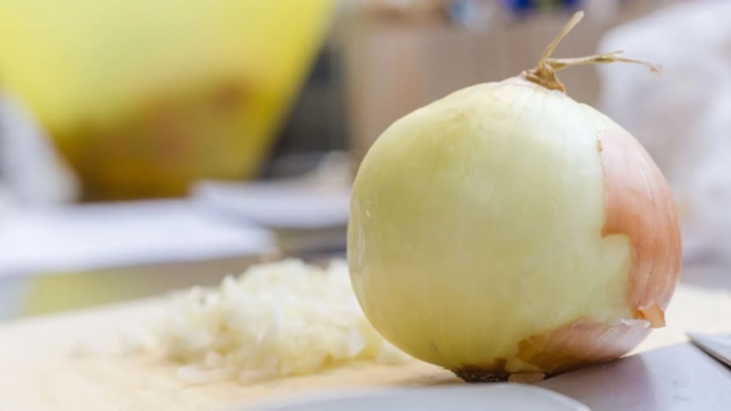 Soğanı buzluğa atın, bakın neler oluyor...