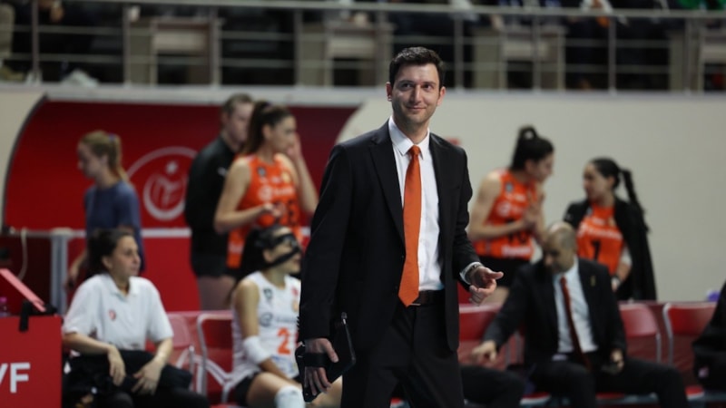 Ferhat Akbaş, 3 yıl daha Eczacıbaşı'nda