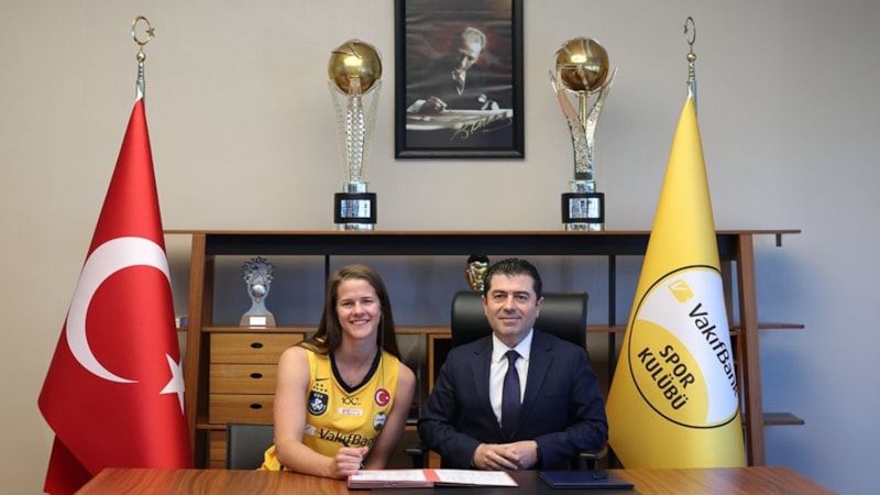 VakıfBank, Kiera Van Ryk'ı renklerine bağladı