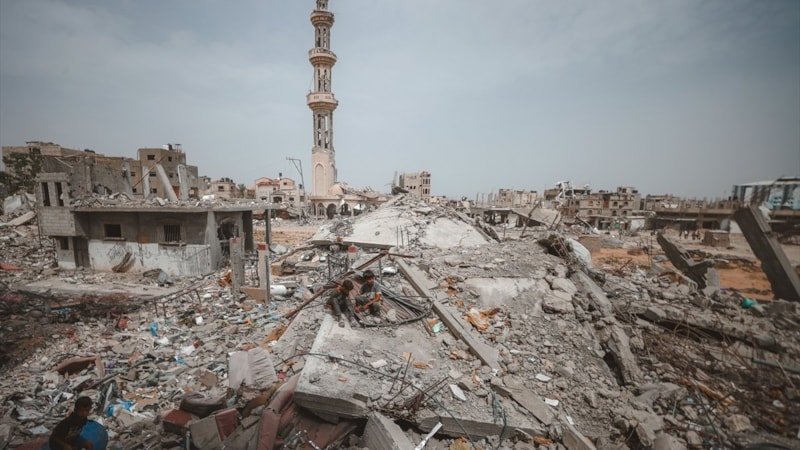 İsrail askerleri, Batı Şeria'da 11 Filistinliyi daha gözaltına aldı