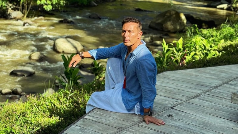 Şarkıcı Mustafa Sandal yeniden ticarete girdi!  Pet shop açtı