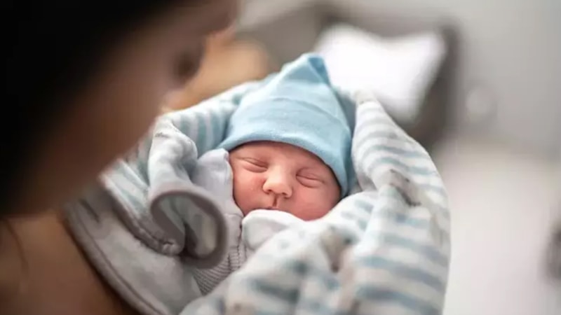 40’ı çıkmamış bebeği dışarı çıkarırsanız bakın neler oluyor