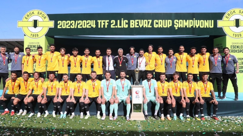 Esenler Erokspor, şampiyonluk kupasına kavuştu
