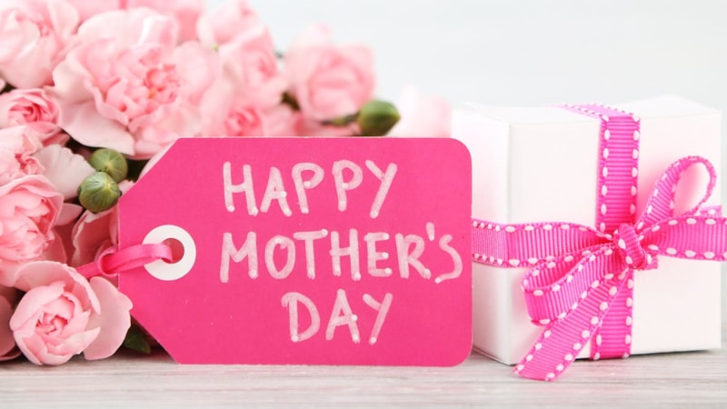 Anneler Günü 2024: Annelerin kalbini eritecek 8 manevi hediye önerisi