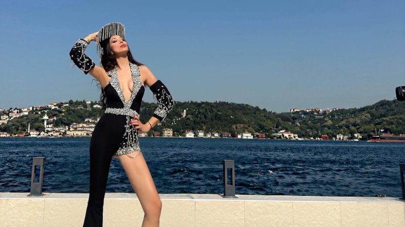 Ece Gürsel annesiyle verdiği pozu paylaştı! Ünlü mankenin karesine yorum yağdı