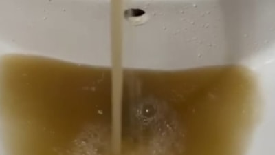 Kırşehir'de çeşmelerden çamur aktı