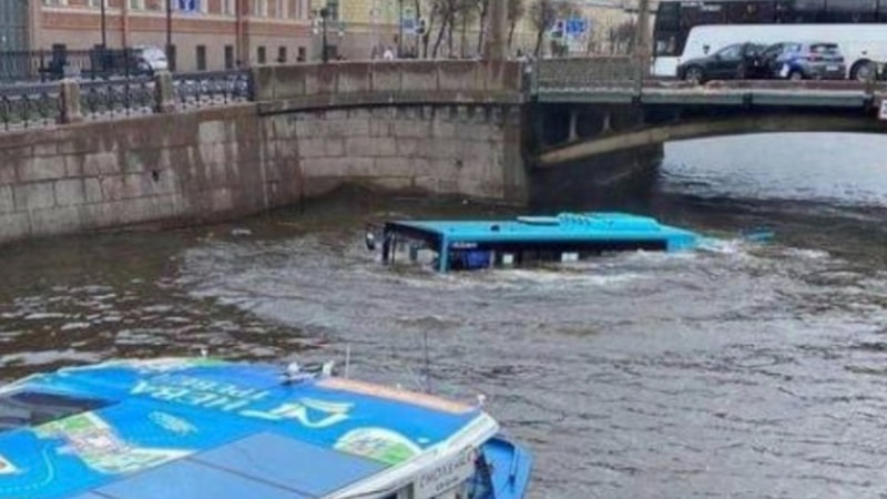 Rusya’da yolcu otobüsü nehre uçtu: 4 ölü