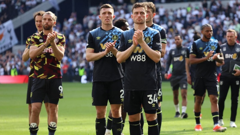 Premier Lig'den düşen ikinci takım Burnley oldu