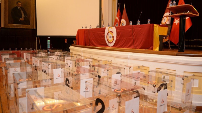 Galatasaray'da başkan adaylarının renk seçimi belirlendi